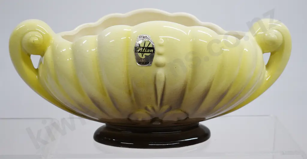 TITIAN MANTLE VASES Image 1++