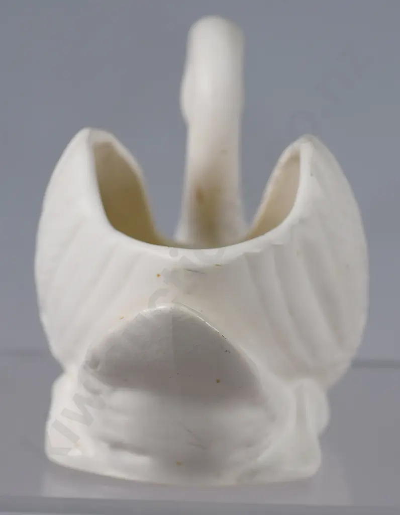 CROWN LYNN SMALL SWAN Image 1++