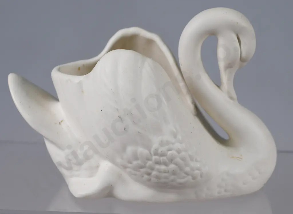 CROWN LYNN SMALL SWAN Image 1++