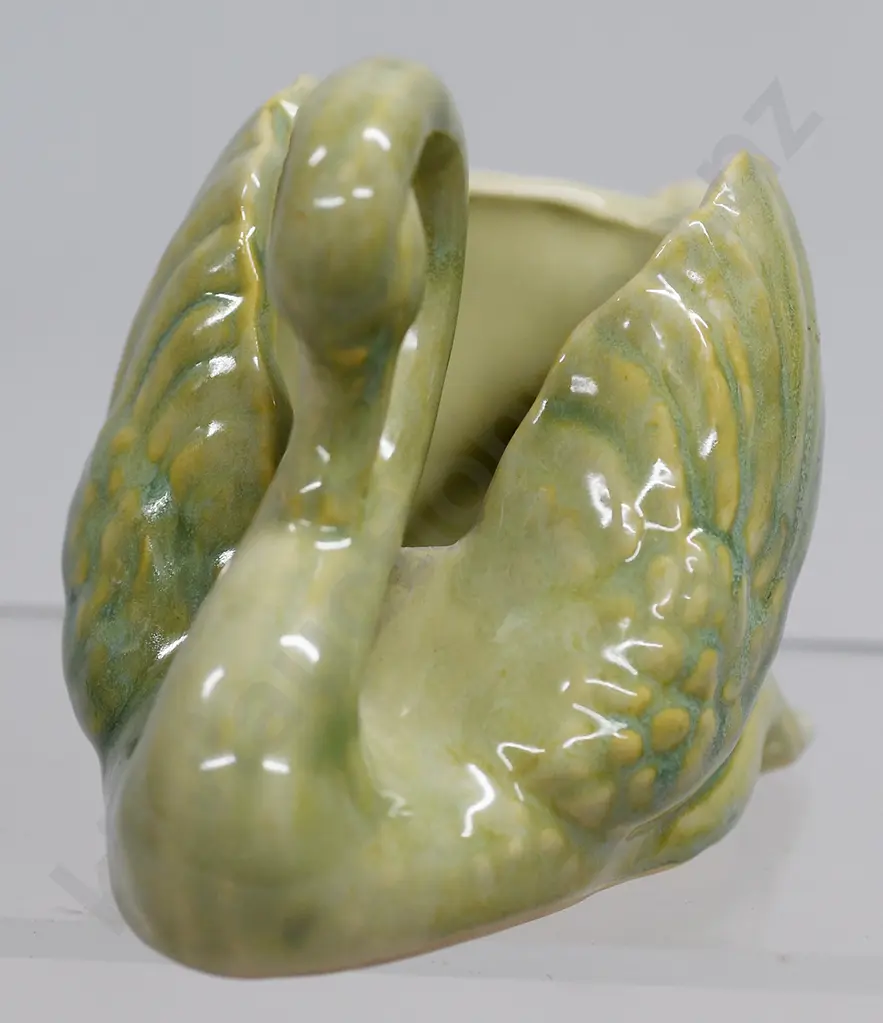 CROWN LYNN AMBRICO TRICKLE GLAZED SMALL SIZE SWAN Image 1++