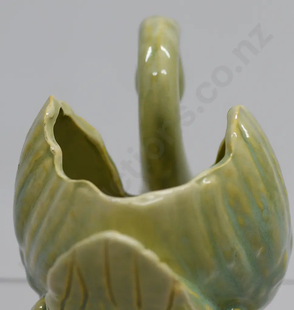 CROWN LYNN AMBRICO TRICKLE GLAZED SMALL SIZE SWAN Image 1++