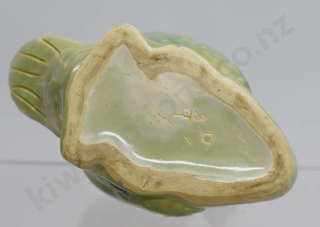 CROWN LYNN AMBRICO TRICKLE GLAZED SMALL SIZE SWAN Image 1++