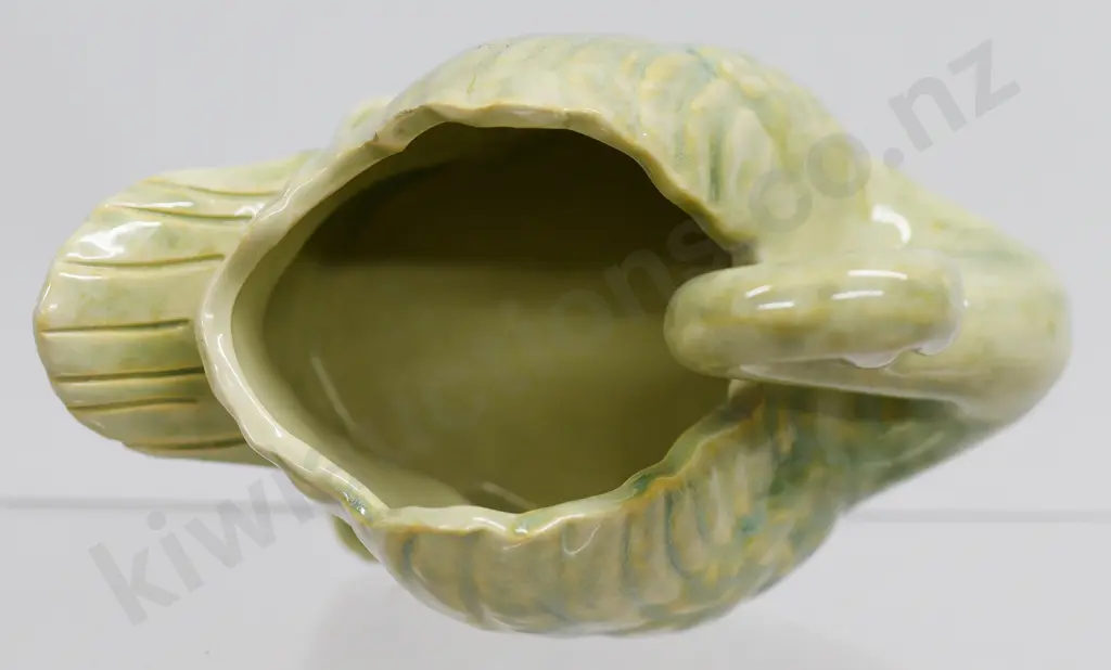CROWN LYNN AMBRICO TRICKLE GLAZED SMALL SIZE SWAN Image 1++