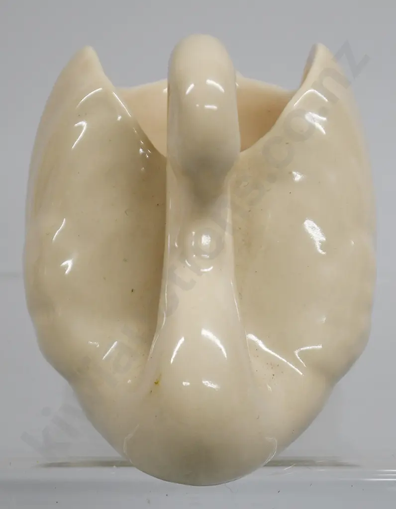 TEMUKA POTTERY SMALL SWAN Image 1++