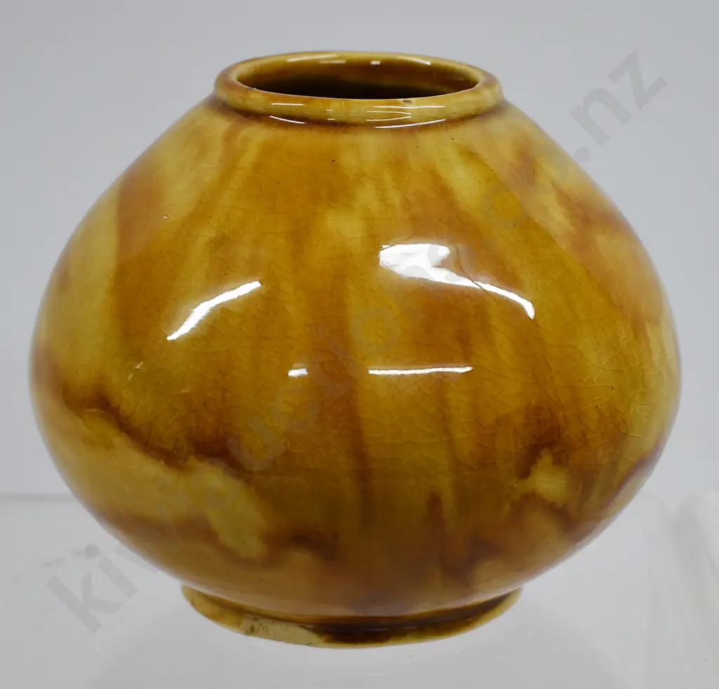 CROWN LYNN AMBRICO VASES NUMBER 31, 22, 38 Image 1++