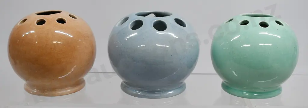 OC STEPHENS DUNEDIN POSY VASES Image 1++