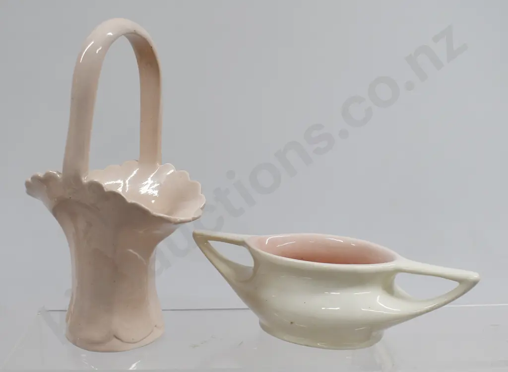 O C STEPHENS DUNEDIN BASKET & TWIN HANDLED DISH Image 1++
