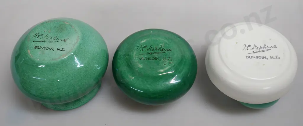 O C STEPHENS DUNEDIN GREEN VASES Image 1++