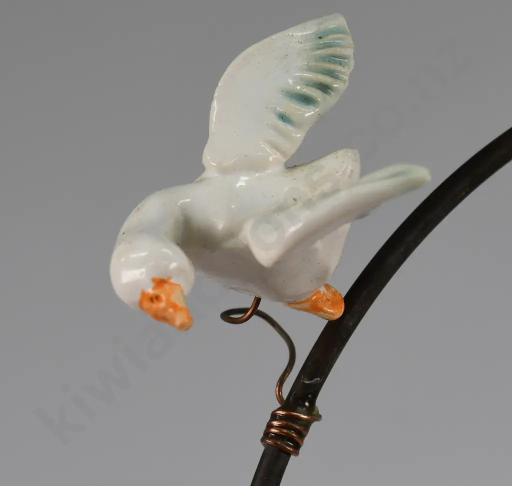 MARION MEWBURN TEAPOT Image 1++