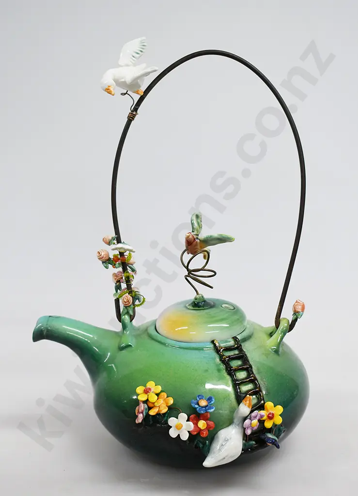 MARION MEWBURN TEAPOT Image 1++