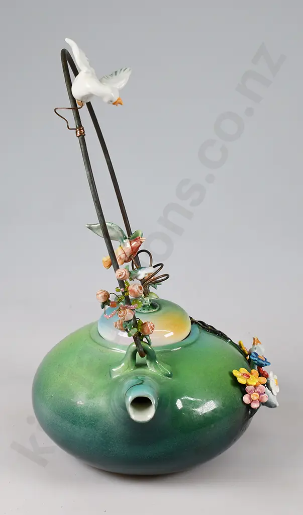 MARION MEWBURN TEAPOT Image 1++