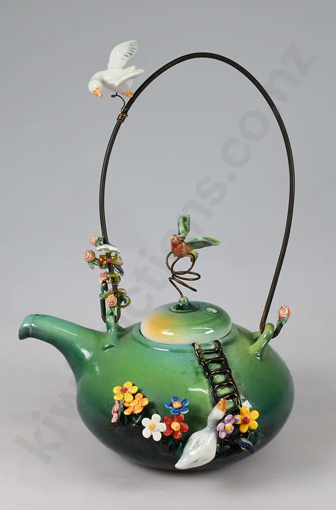 MARION MEWBURN TEAPOT Image 1++