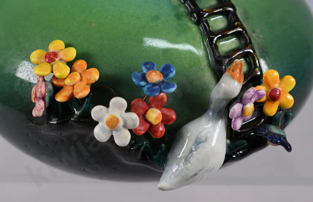 MARION MEWBURN TEAPOT Image 1++