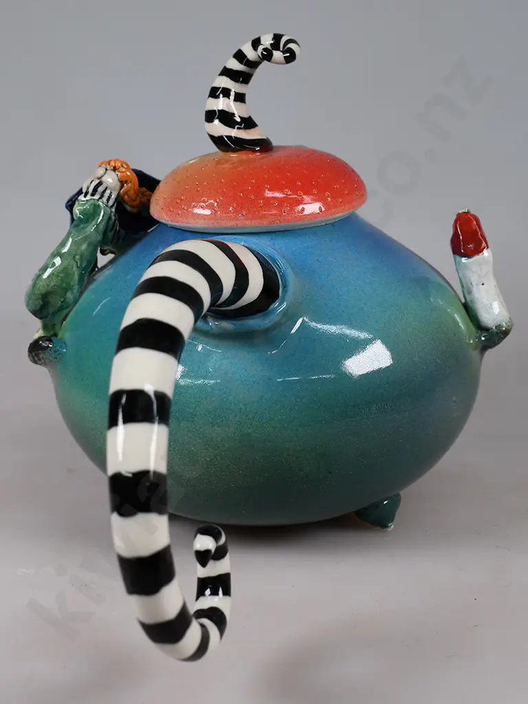 MARION MEWBURN TEAPOT Image 1++