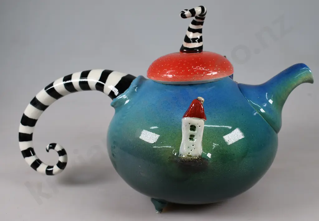 MARION MEWBURN TEAPOT Image 1++