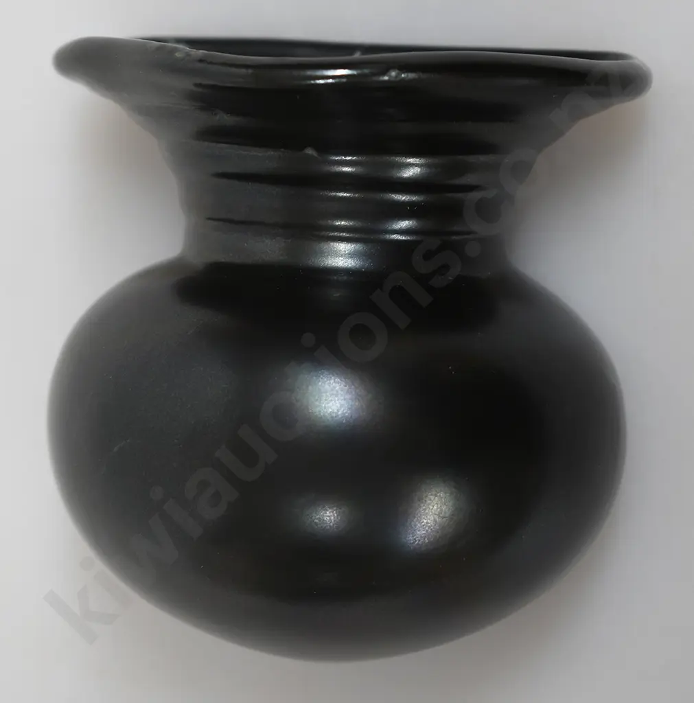 CROWN LYNN SMALL MONEY BAG & LONG DROP WALL POCKET VASES Image 1++