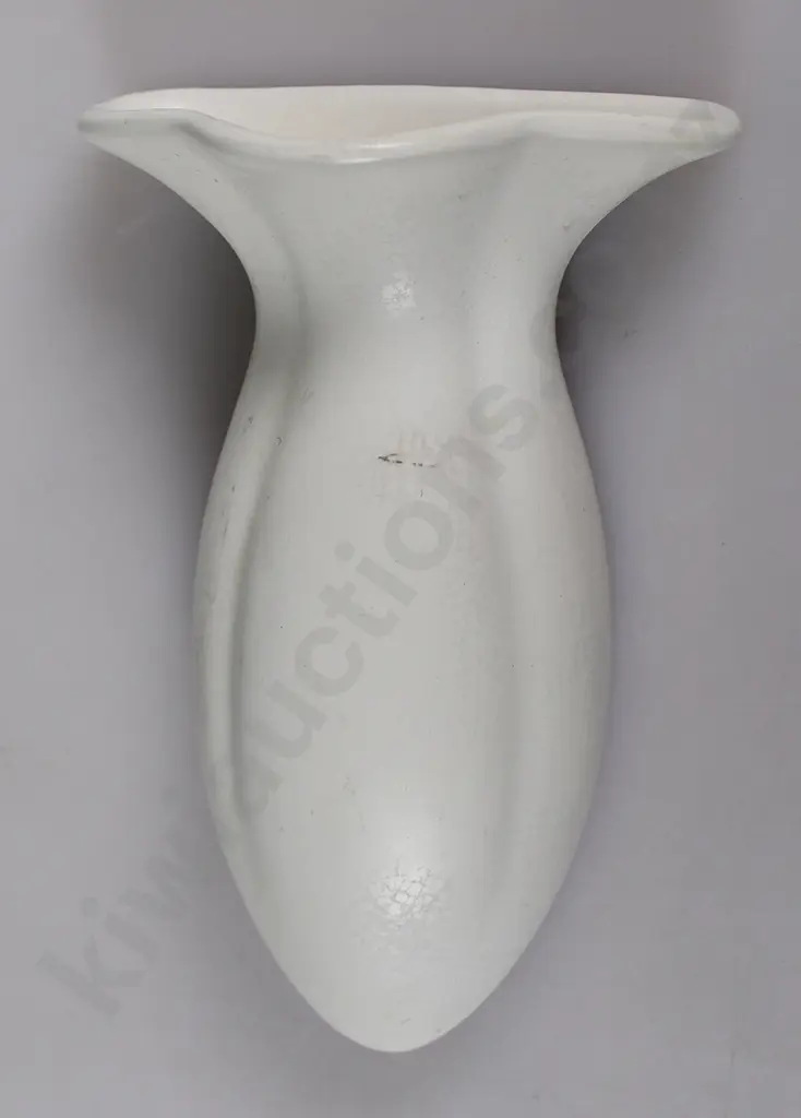 CROWN LYNN SMALL MONEY BAG & LONG DROP WALL POCKET VASES Image 1++