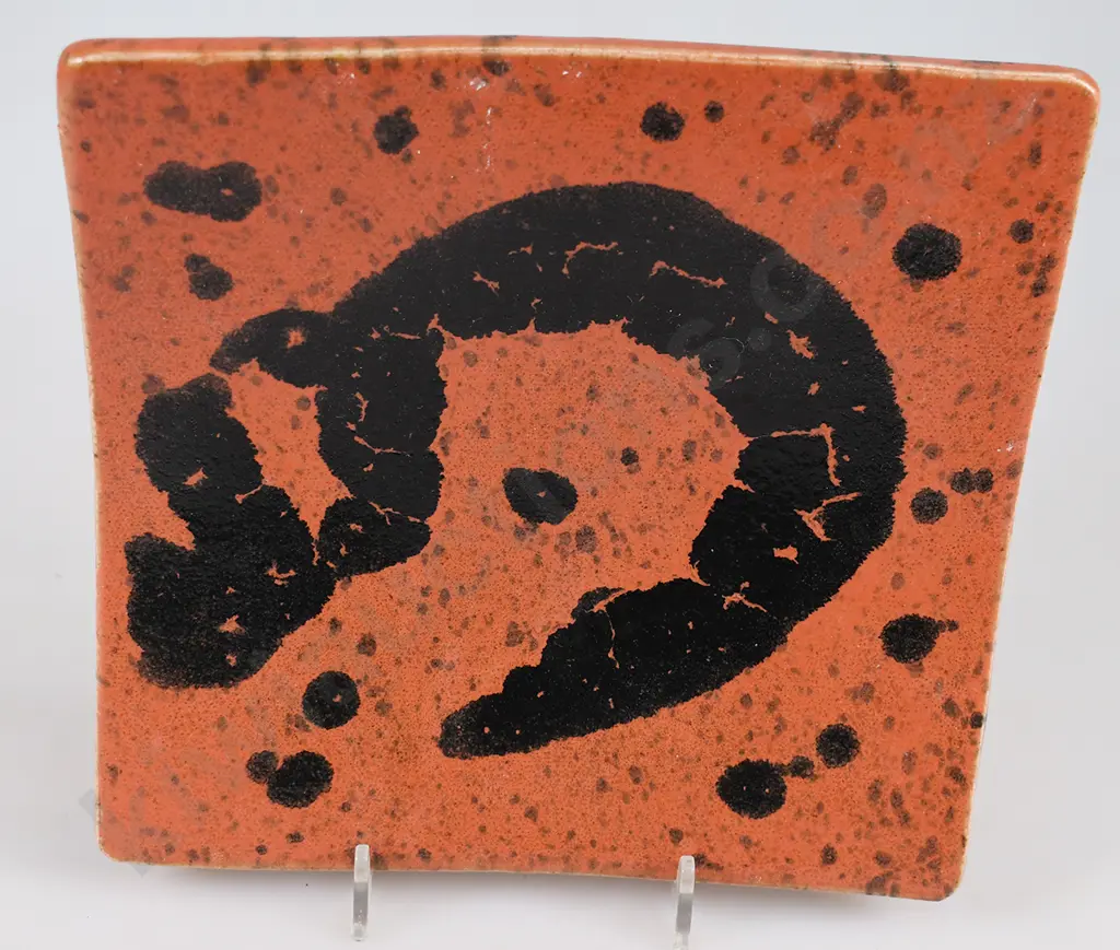 DAME DOREEN BLUMHARDT FOOTED DISH Image 1++
