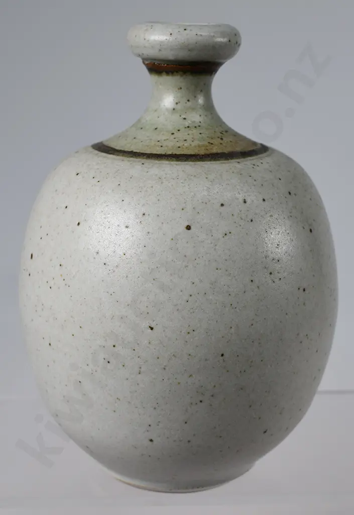 NEIL GRANT DUNEDIN, STUDIO POTTERY OIL POURER POT & VASE Image 1++