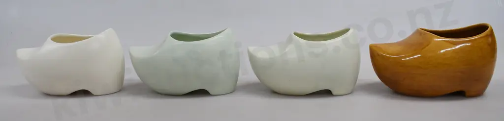 CROWN LYNN DUTCH CLOG VASES Image 1++