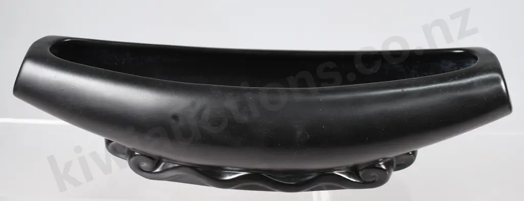 CROWN LYNN TROUGH VASE, BLACK Image 1++