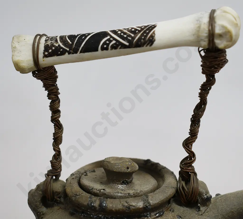STUDIO POTTERY TEAPOTS Image 1++