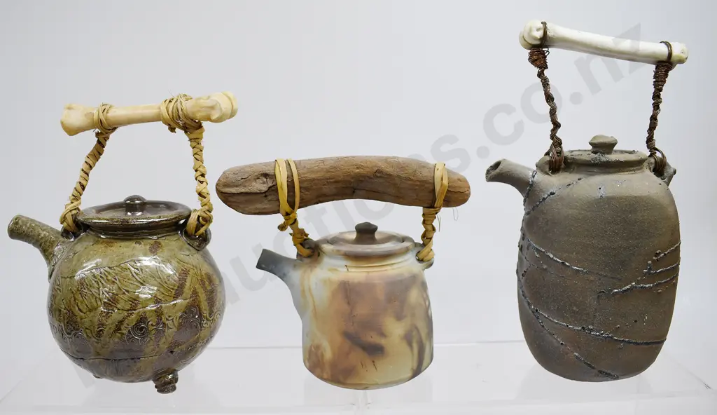 STUDIO POTTERY TEAPOTS Image 1++