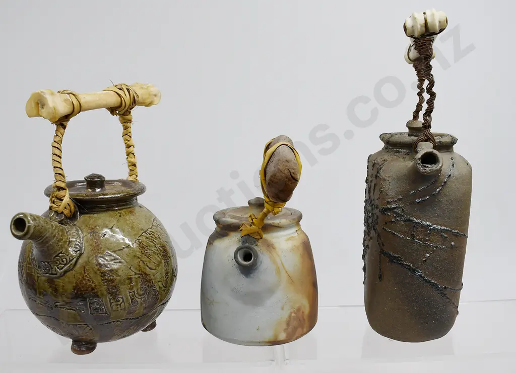 STUDIO POTTERY TEAPOTS Image 1++