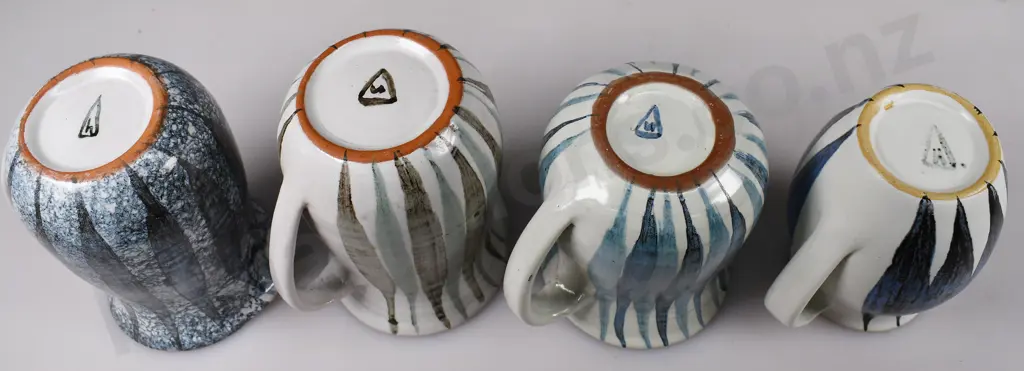 HANMER POTTERY JUGS Image 1++