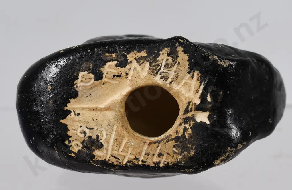 BENHAR POTTERIES BLACK SWAN Image 1++