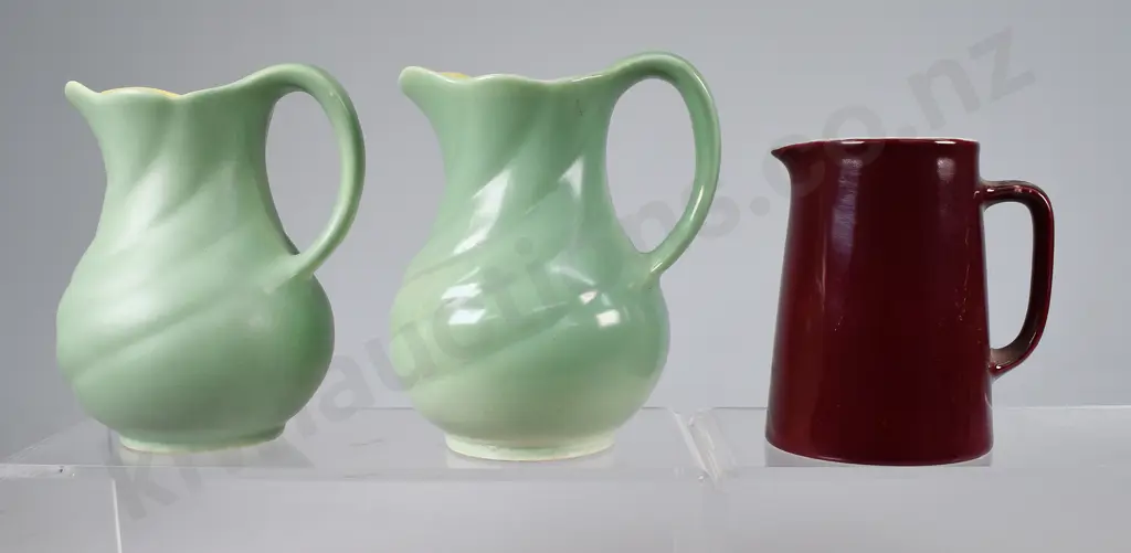 CROWN LYNN SHAPE 51, 715 JUGS Image 1++