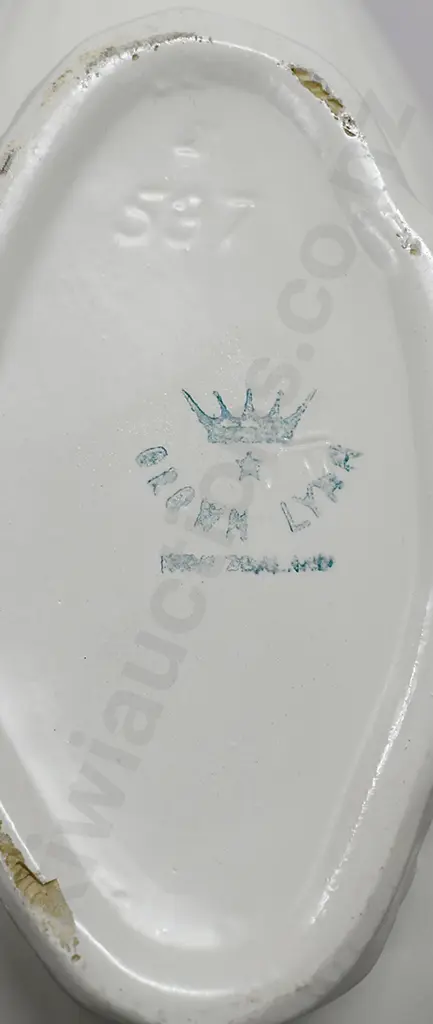 CROWN LYNN WHITE POTTERY MANTLE VASES Image 1++