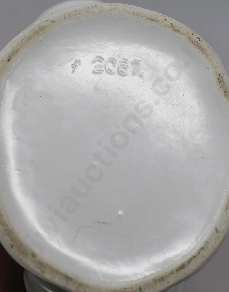 CROWN LYNN WHITE POTTERY MANTLE VASES Image 1++