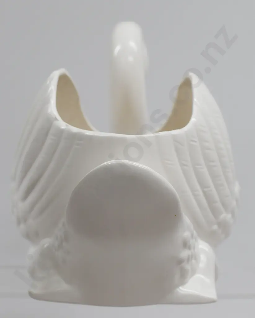 CROWN LYNN LARGE WHITE SWAN Image 1++