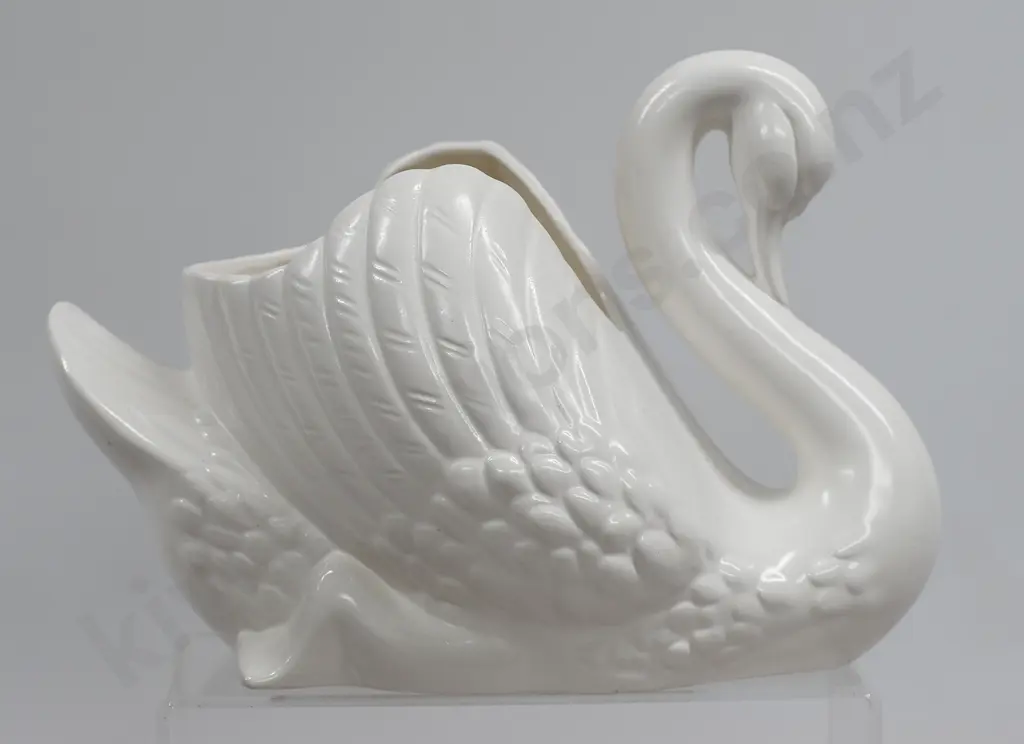 CROWN LYNN LARGE WHITE SWAN Image 1++