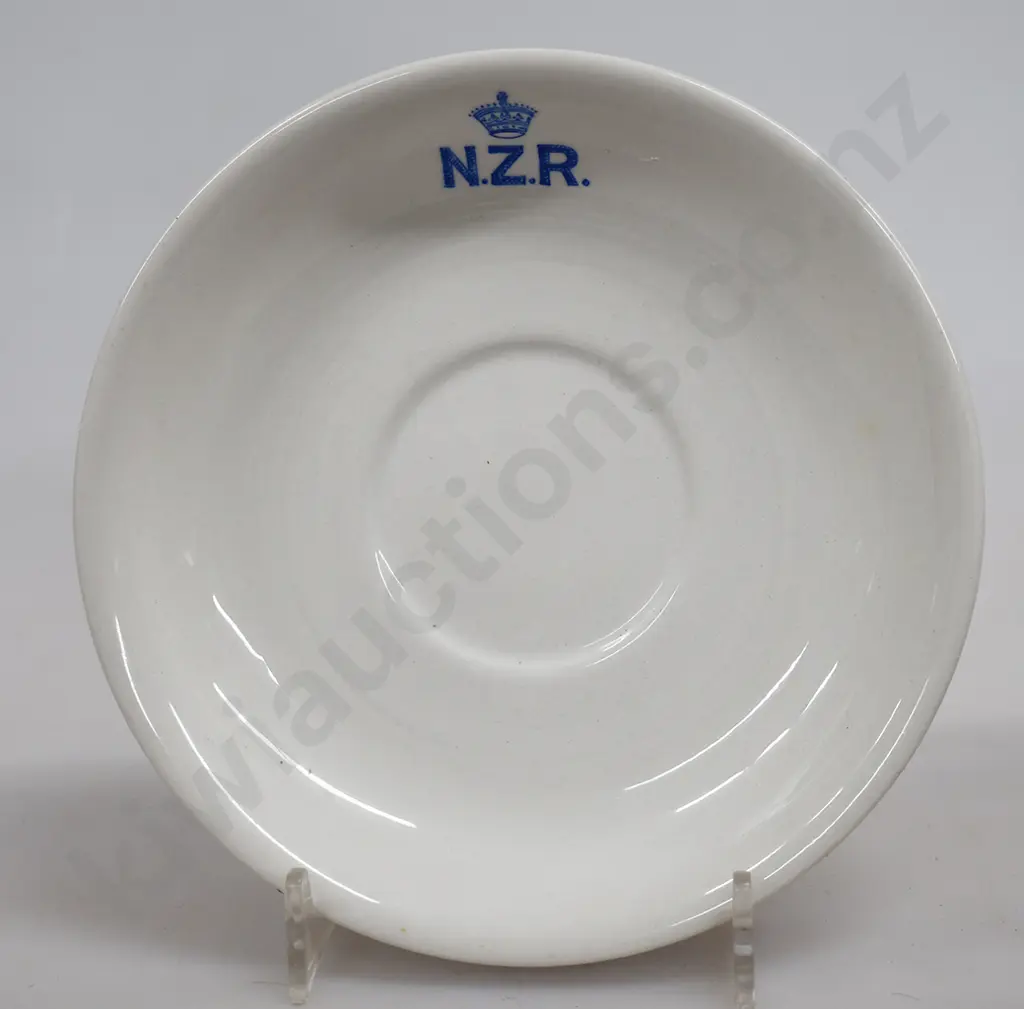 CROWN LYNN NEW ZEALAND RAILWAY SAUCER Image 1++