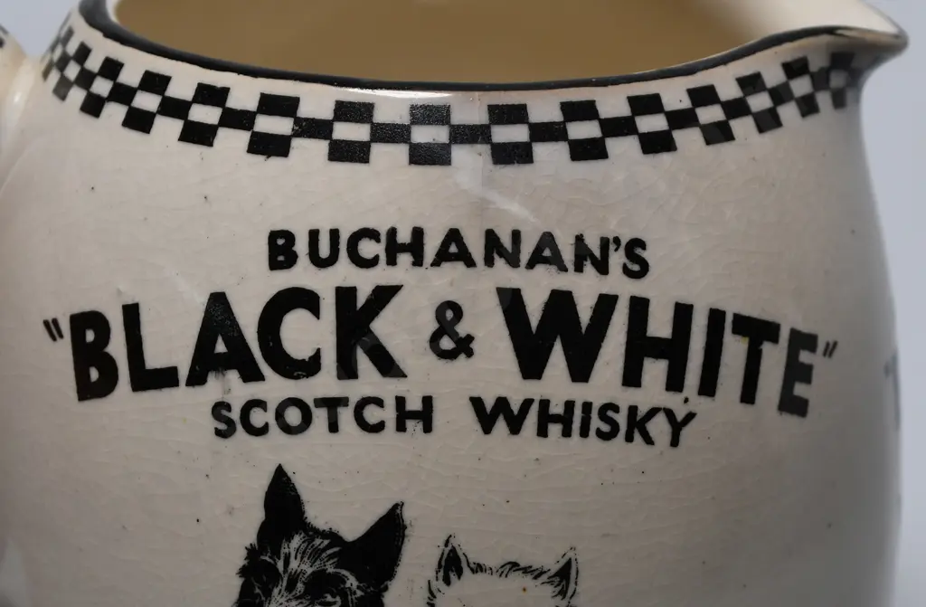 BUCHANAN'S BLACK & WHITE WHISKY WATER JUG Image 1++