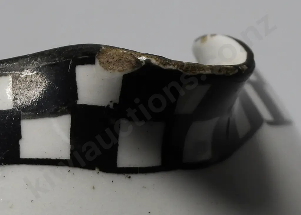 BLACK & WHITE WHISKY WATER JUG Image 1++