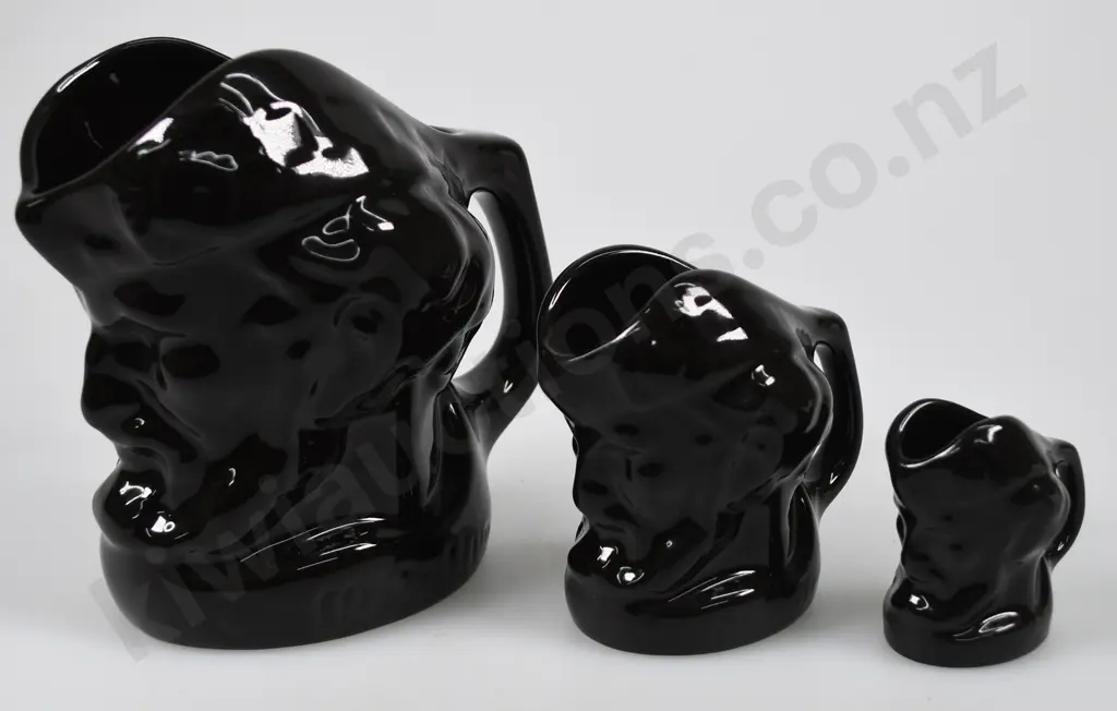 MCCALLUM CHARACTER WHISKY WATER JUGS, BLACK Image 1++