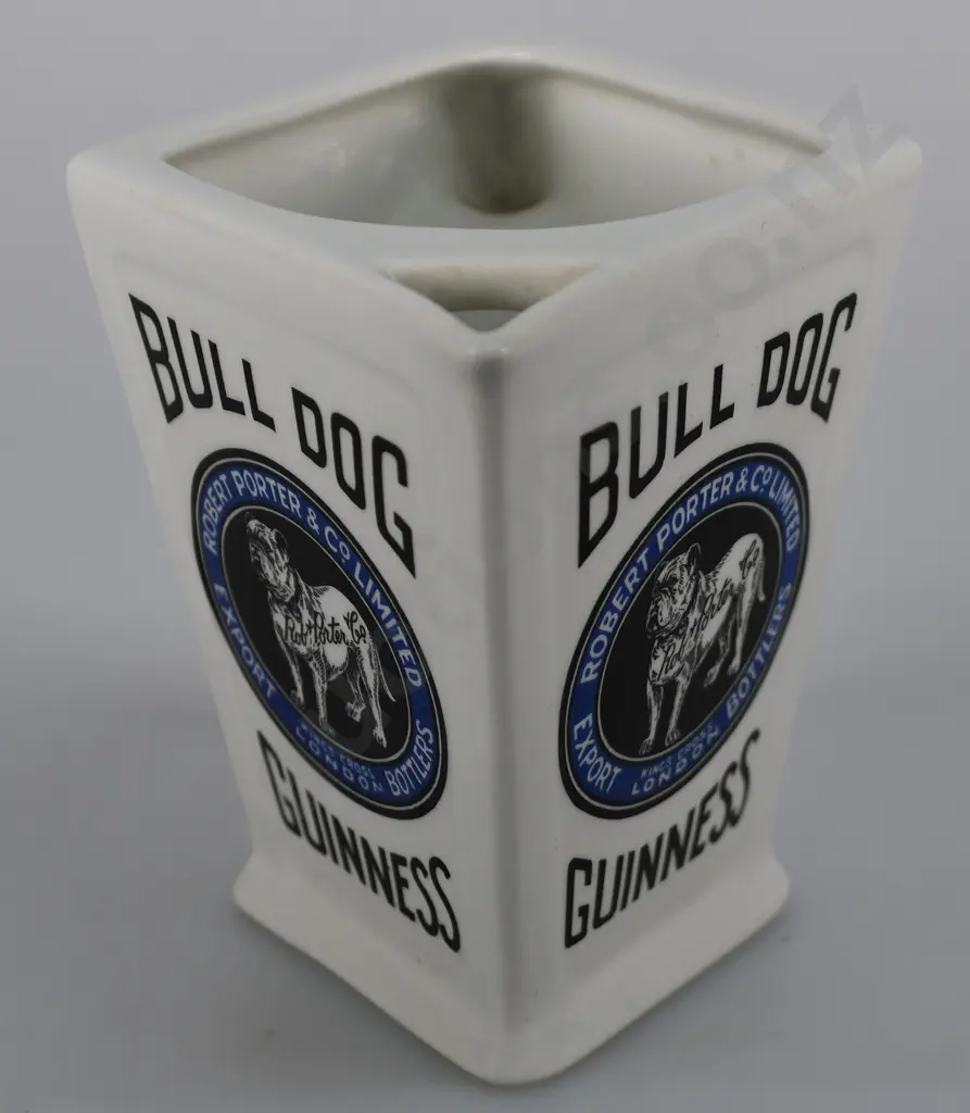 ROBERT PORTER GUINNESS BULLDOG WATER JUG Image 1++