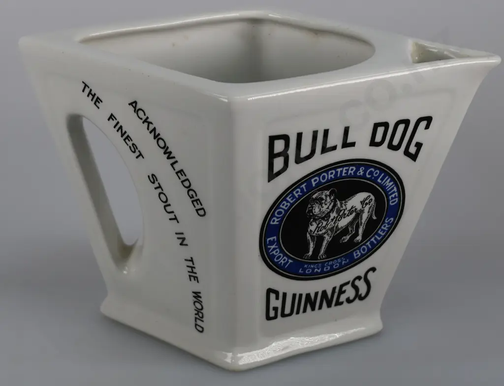 ROBERT PORTER GUINNESS BULLDOG WATER JUG Image 1++