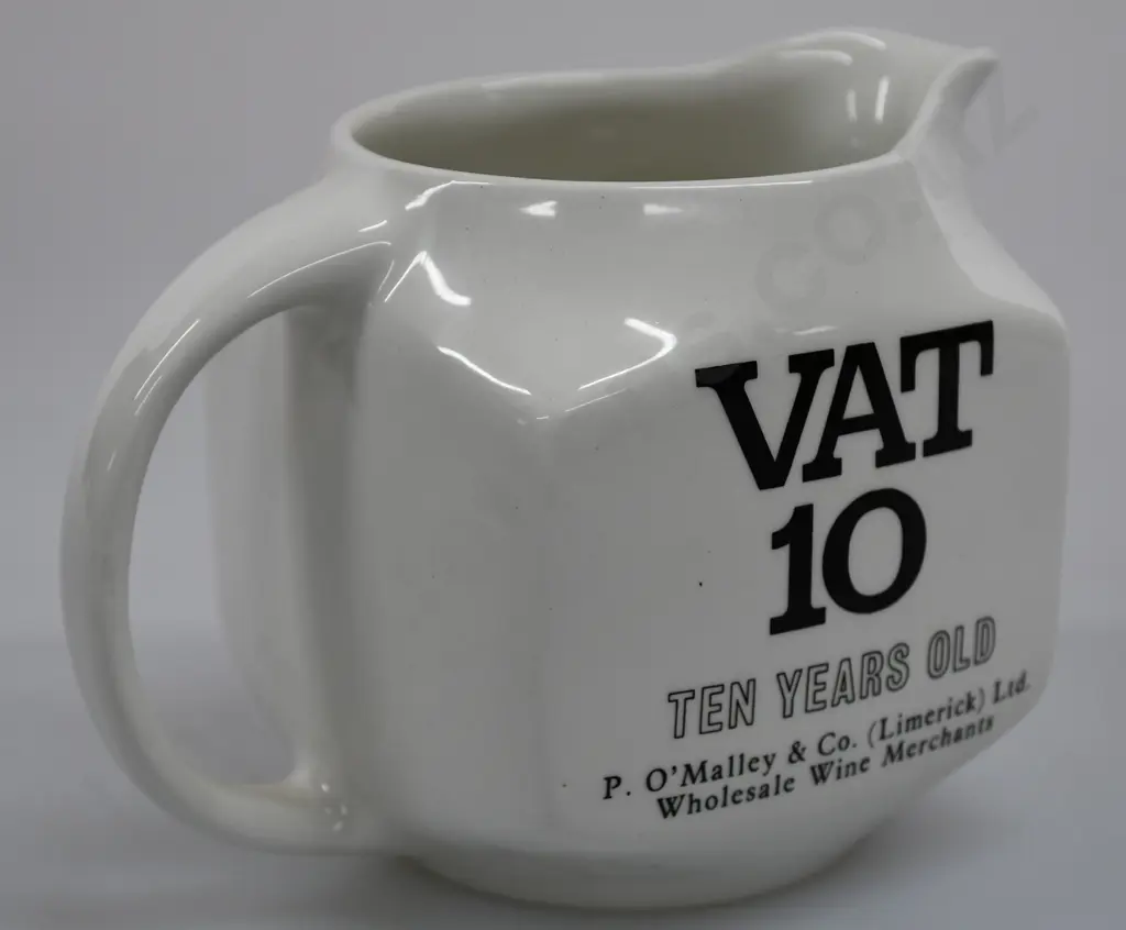 VAT 10 SCOTCH WHISKY WATER JUG Image 1++