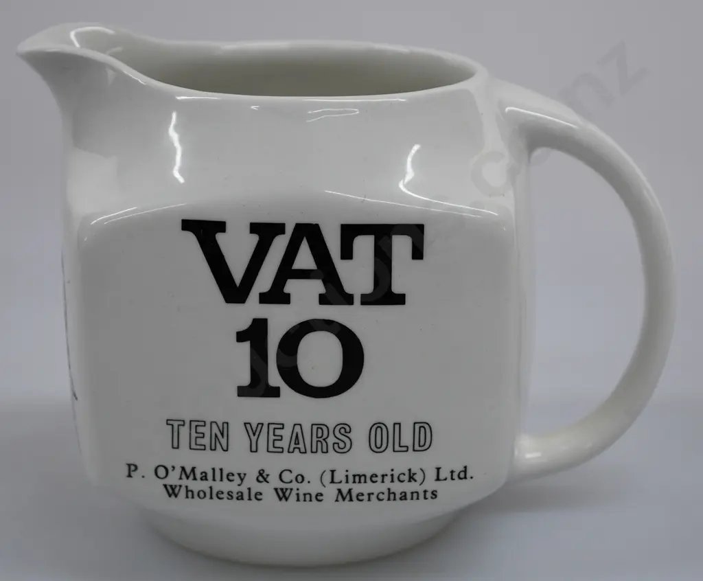 VAT 10 SCOTCH WHISKY WATER JUG Image 1++