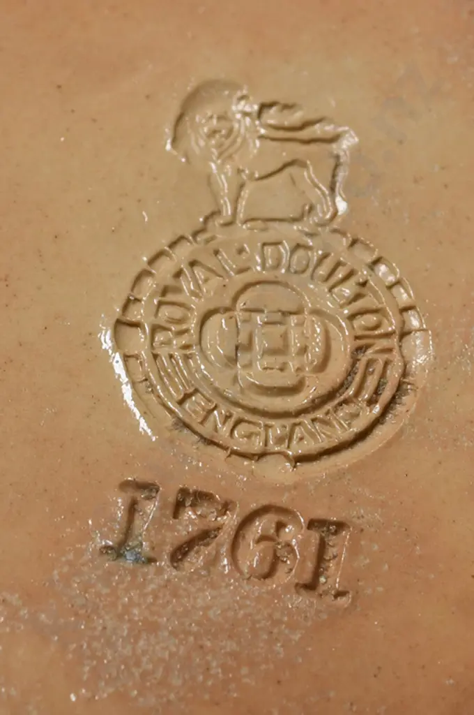 DCL GOLD LABEL WHISKY JUG Image 1++