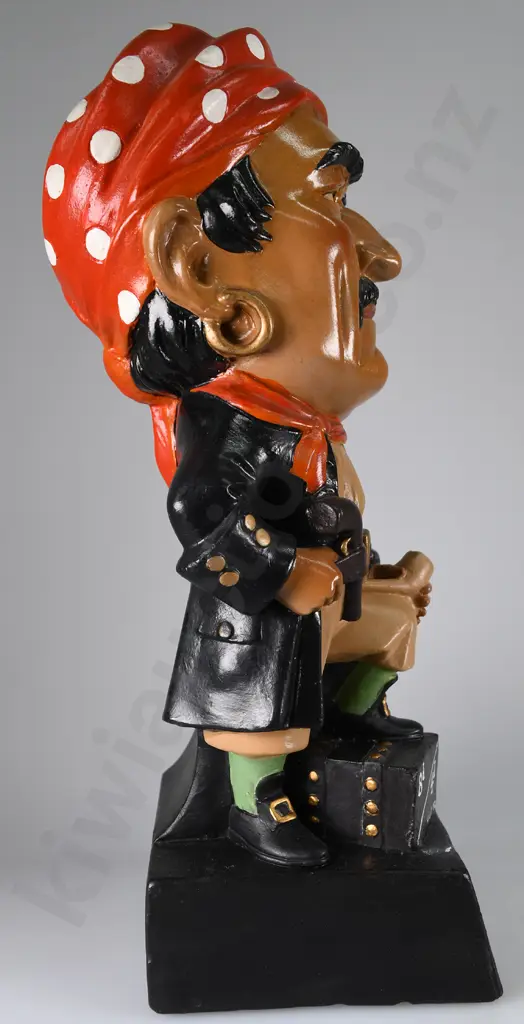 WILLS'S PIRATE SHAG FIGURE Image 1++