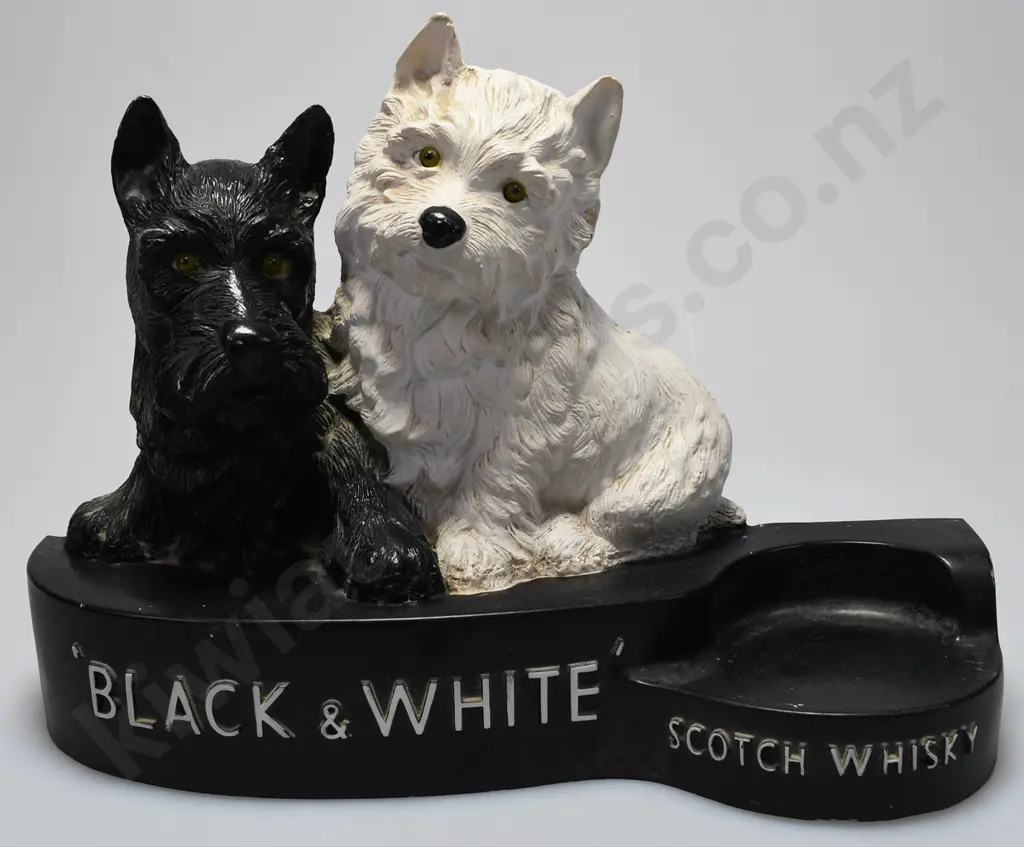 BLACK & WHITE WHISKY ADVERTISING FIGURE Image 1++