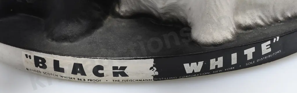 BLACK & WHITE WHISKY ADVERTISING FIGURE Image 1++
