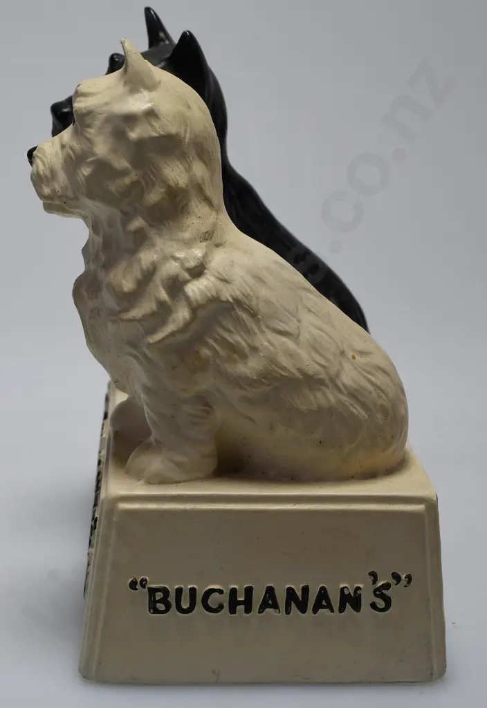 BLACK & WHITE WHISKY FIGURE Image 1++