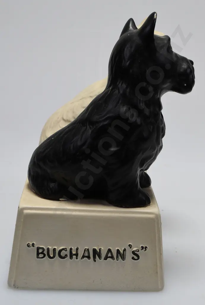 BLACK & WHITE WHISKY FIGURE Image 1++