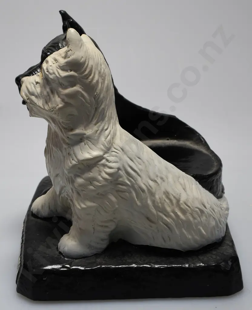 BLACK & WHITE WHISKY FIGURE Image 1++